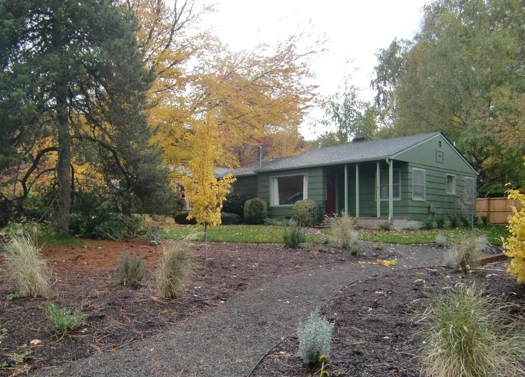 843 Hillview Drive Ashland OR 97520
