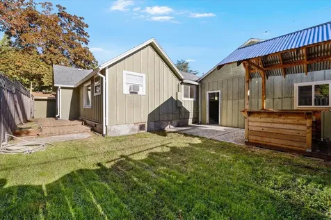 405 NW Dimmick Street Grants Pass OR 97526