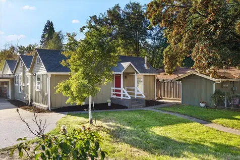 405 NW Dimmick Street Grants Pass OR 97526