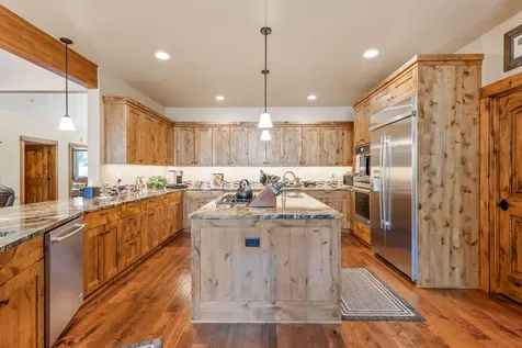 7581 SE Madison Avenue Prineville OR 97754