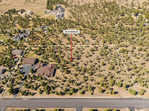 7581 SE Madison Avenue Prineville OR 97754