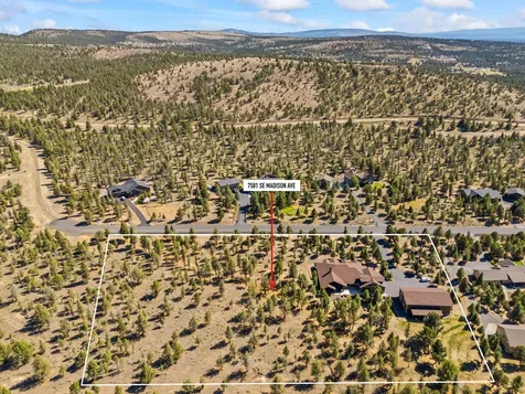 7581 SE Madison Avenue Prineville OR 97754
