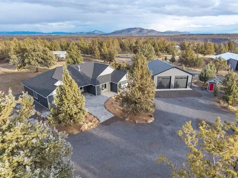 8081 SW Paious Drive Culver OR 97734