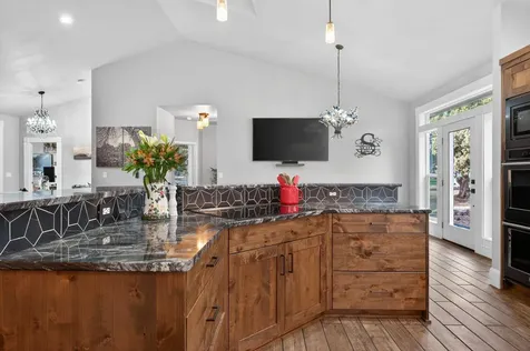 8081 SW Paious Drive Culver OR 97734