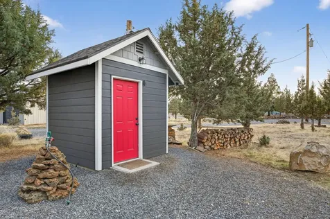 8081 SW Paious Drive Culver OR 97734