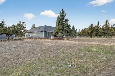 8081 SW Paious Drive Culver OR 97734