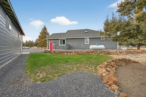 8081 SW Paious Drive Culver OR 97734