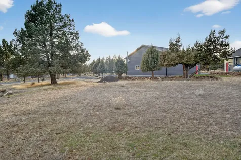 8081 SW Paious Drive Culver OR 97734