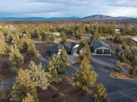 8081 SW Paious Drive Culver OR 97734