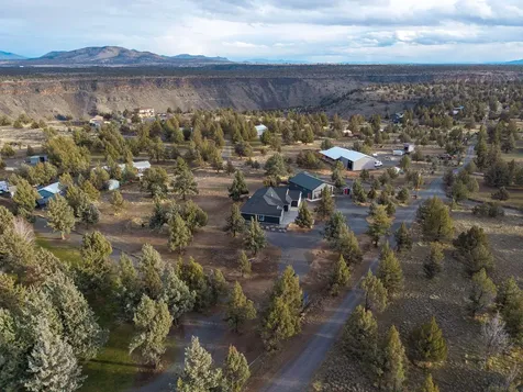 8081 SW Paious Drive Culver OR 97734