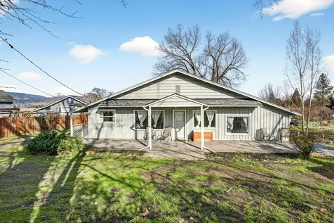 3418 S Stage Road Medford OR 97501