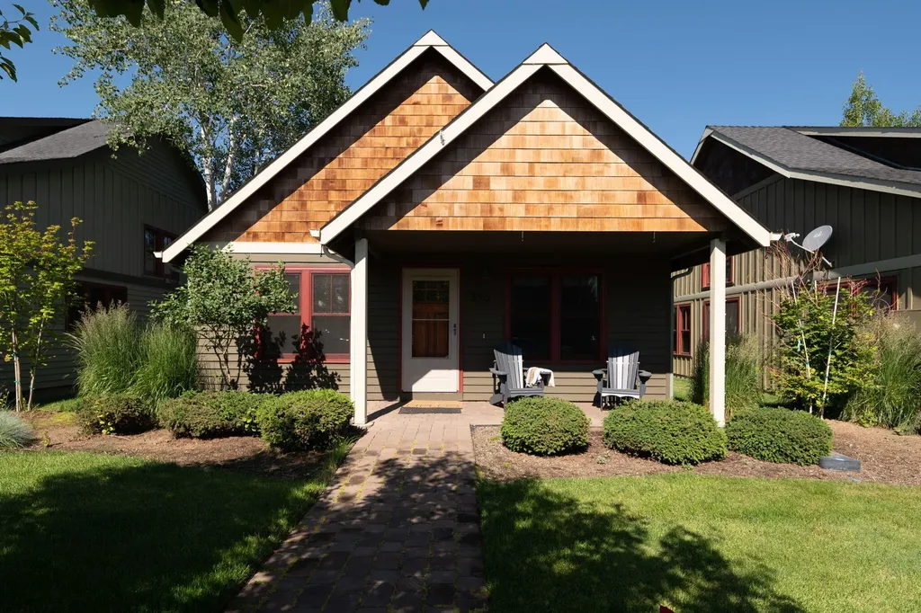 335 S Cottonwood Street Sisters OR 97759
