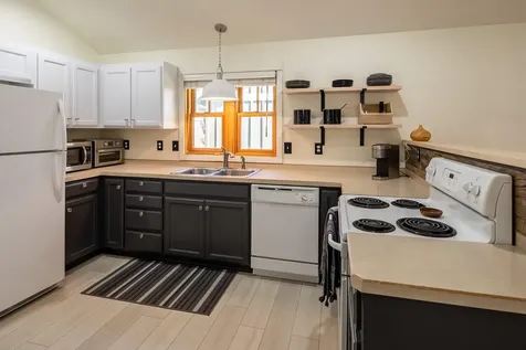 335 S Cottonwood Street Sisters OR 97759