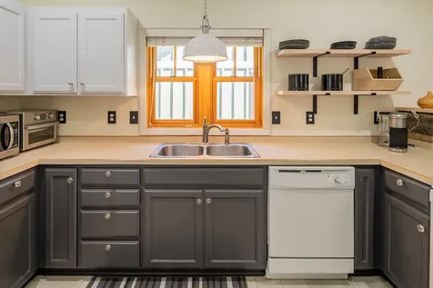 335 S Cottonwood Street Sisters OR 97759