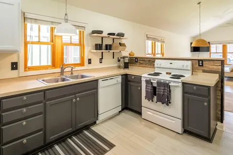 335 S Cottonwood Street Sisters OR 97759