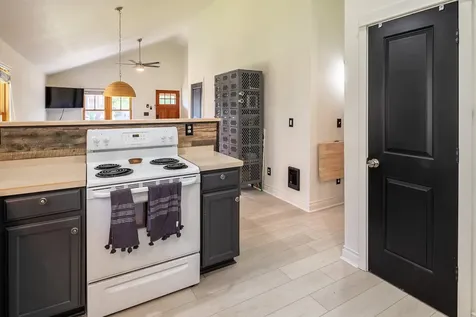 335 S Cottonwood Street Sisters OR 97759