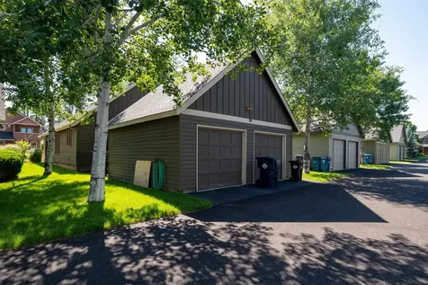 335 S Cottonwood Street Sisters OR 97759