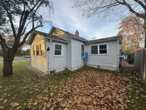 1052 W 12th Street Medford OR 97501
