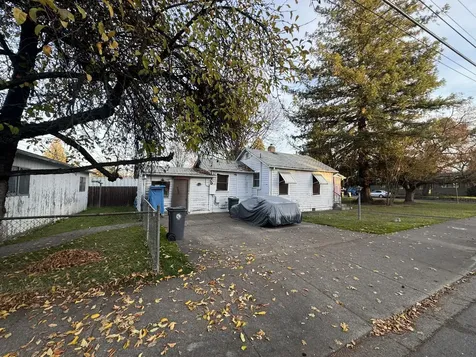 1052 W 12th Street Medford OR 97501