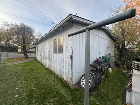 1052 W 12th Street Medford OR 97501
