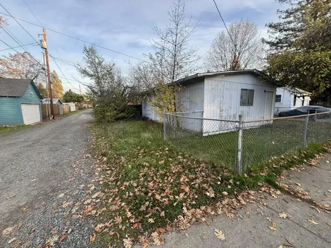 1052 W 12th Street Medford OR 97501