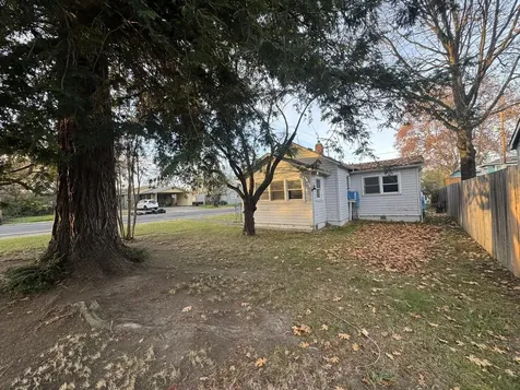 1052 W 12th Street Medford OR 97501