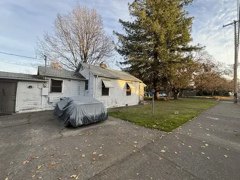 1052 W 12th Street Medford OR 97501