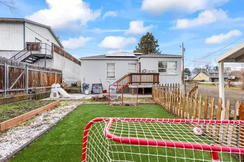 433 SE 9th Street Madras OR 97741