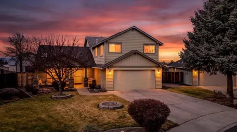2240 NW Oak Court Redmond OR 97756