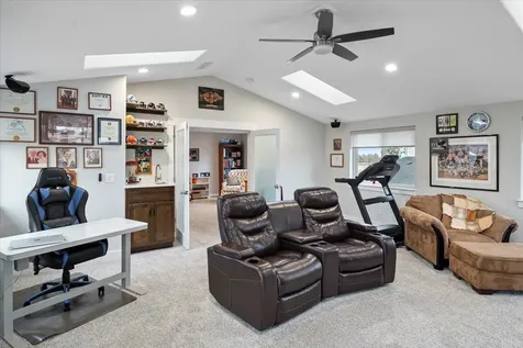2240 NW Oak Court Redmond OR 97756