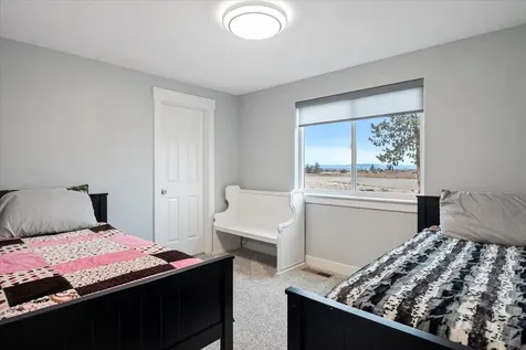 2240 NW Oak Court Redmond OR 97756