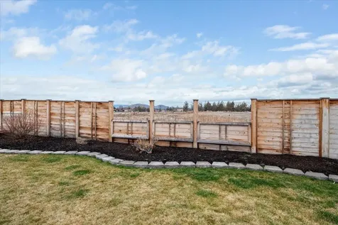 2240 NW Oak Court Redmond OR 97756