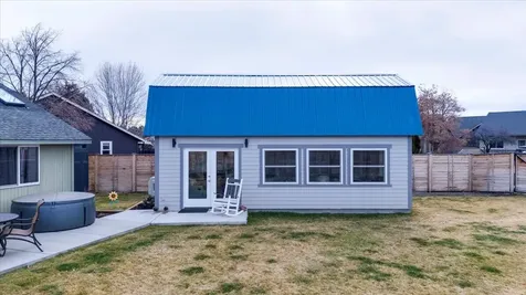 2240 NW Oak Court Redmond OR 97756