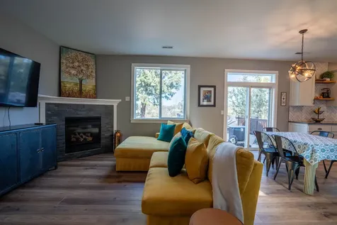 1334 SW Rimrock Way Redmond OR 97756