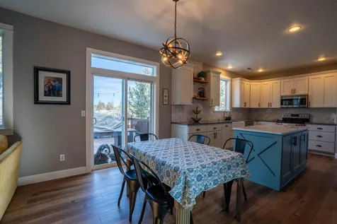 1334 SW Rimrock Way Redmond OR 97756