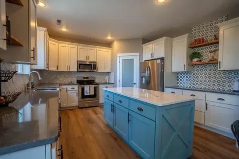 1334 SW Rimrock Way Redmond OR 97756