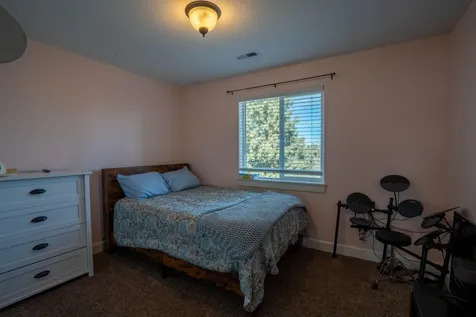 1334 SW Rimrock Way Redmond OR 97756