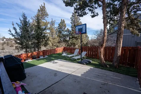 1334 SW Rimrock Way Redmond OR 97756