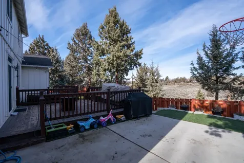 1334 SW Rimrock Way Redmond OR 97756