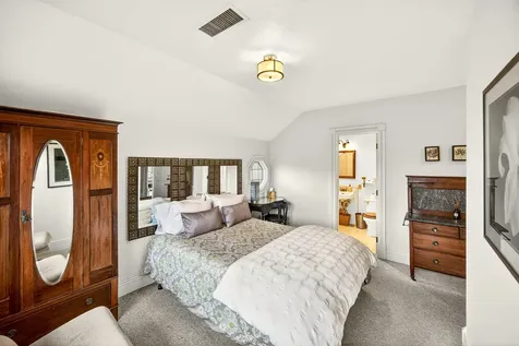 668 N Main Street Ashland OR 97520