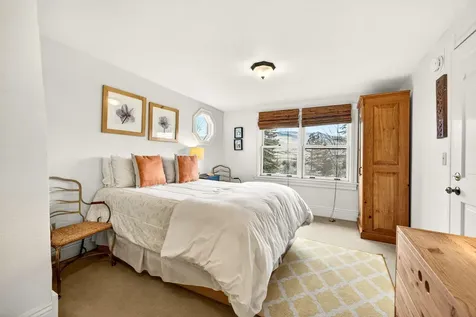 668 N Main Street Ashland OR 97520