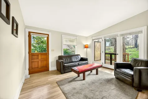 668 N Main Street Ashland OR 97520