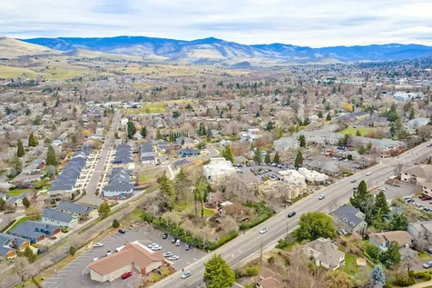 668 N Main Street Ashland OR 97520