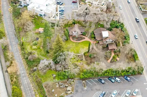 668 N Main Street Ashland OR 97520