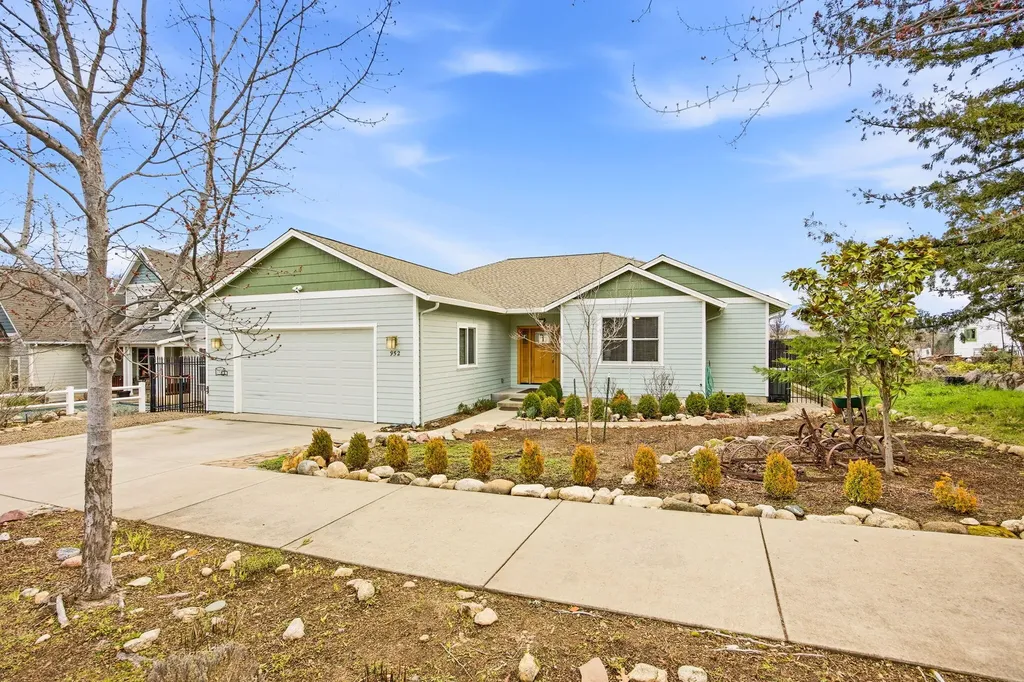 952 Oak Street Ashland OR 97520