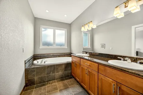 952 Oak Street Ashland OR 97520