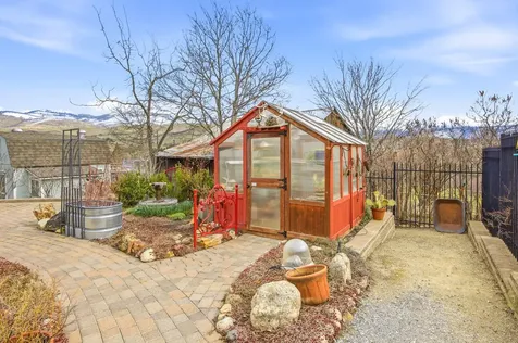 952 Oak Street Ashland OR 97520