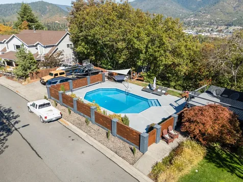 1021 NW Starlite Place Grants Pass OR 97526