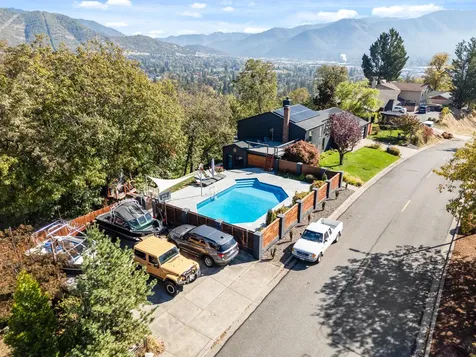 1021 NW Starlite Place Grants Pass OR 97526