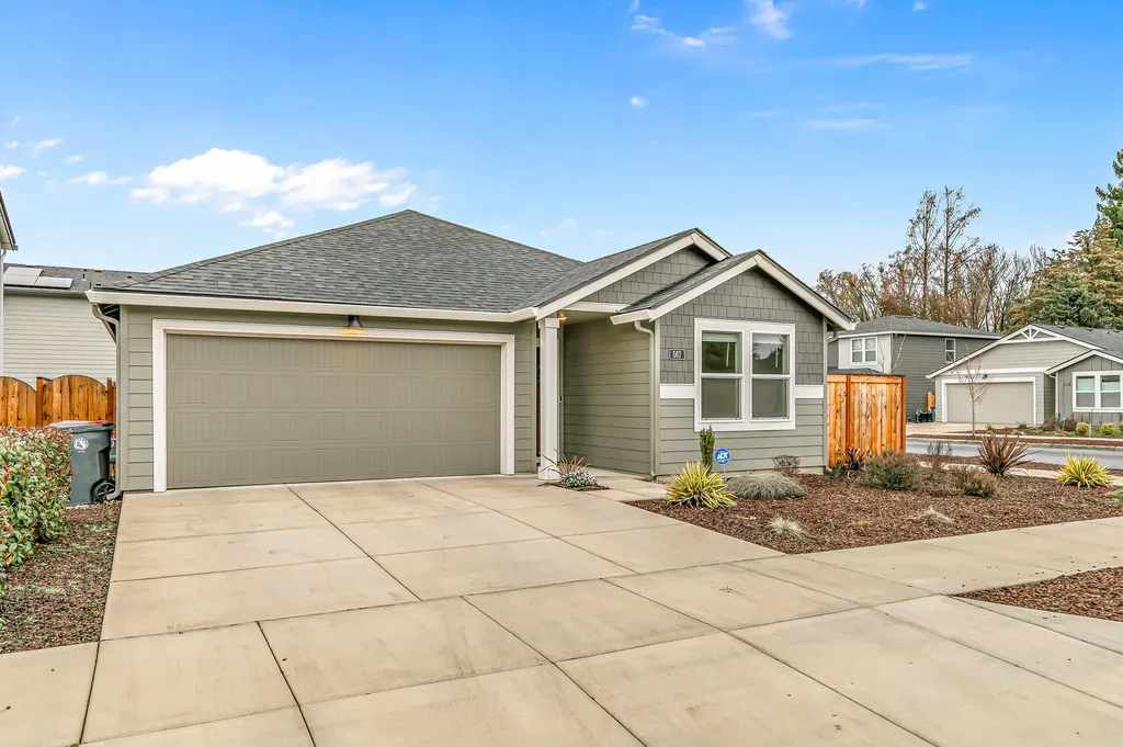567 Black Bear Drive Medford OR 97501